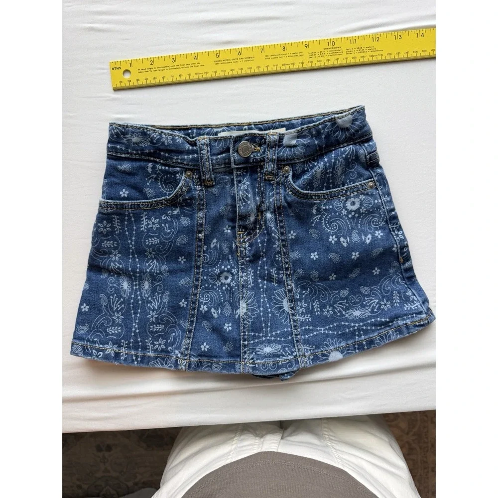 Levi Strauss Signature Girls Denim Paisley Bandana Skort Skirt Shorts Size 8 EUC
